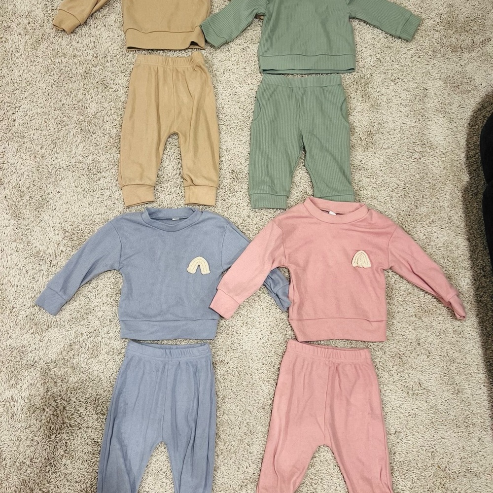 Kids' Cozy Sweatshirt and Pants Set - Blue, Pink, Green, Tan